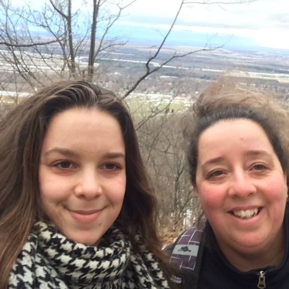 Meet your Posher, Alexandra - Picture 1 of 1